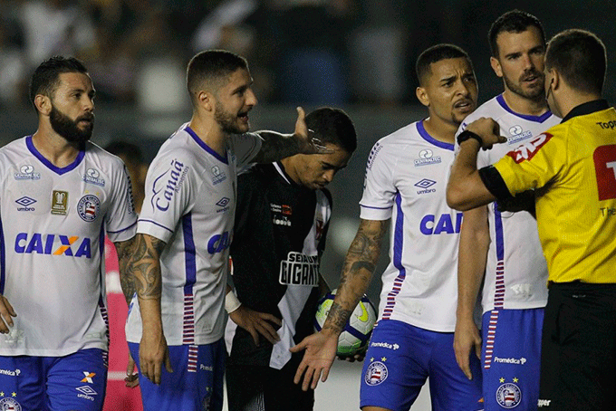 Bahia perde para o Vasco, mas avança para as quartas de finais 