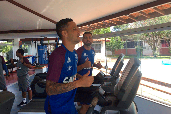 Bruno e Gilberto devem viajar para compor elenco do Bahia