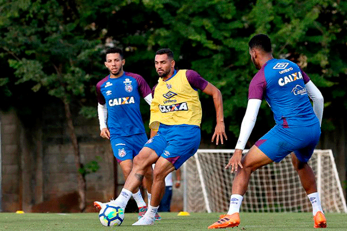 Gilberto e Bruno viajam para reforçar o Bahia no duelo 
