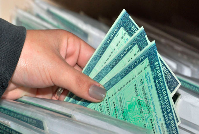 Proprietários de veículos com final 7 e 8 terão desconto no IPVA