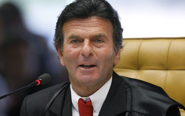 PT, PSB e Psol pedem ao STF para liberar showmício nas eleições 