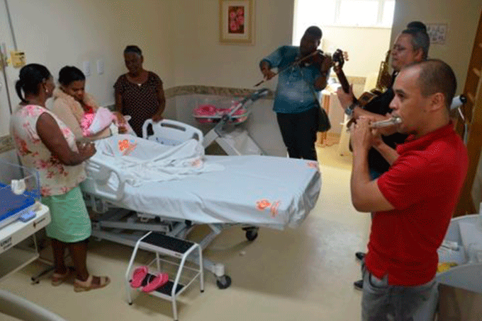 Pacientes do Hospital recebem estímulos através da música