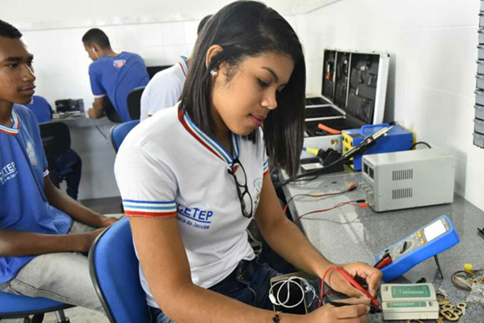 Governo do estado abre mais de 17 mil vagas em cursos técnicos