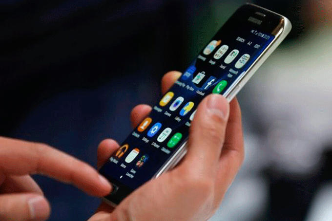 Celular se torna principal forma de acesso à internet 
