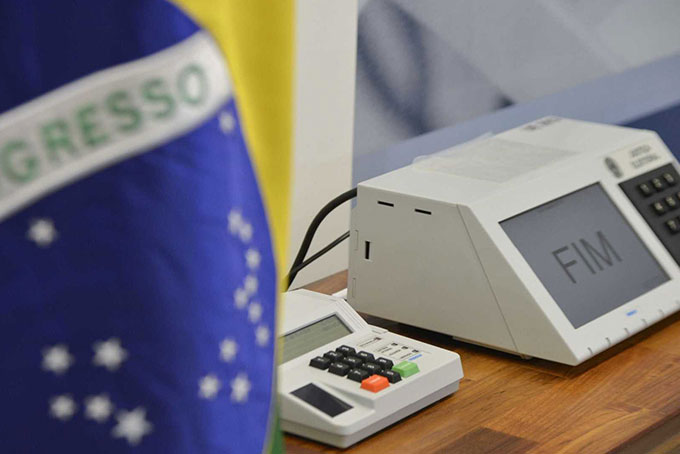 Por conta irregular, 7.431 estão com a candidatura ameaçada