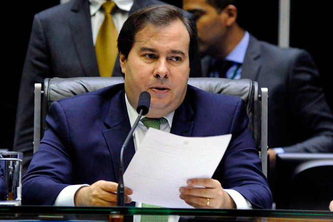 Rodrigo Maia, do DEM, desiste de concorrer à Presidência
