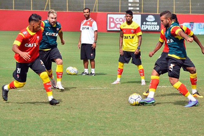 Após vencer o Sport, Vitória se reapresenta de olho no Atlético-PR