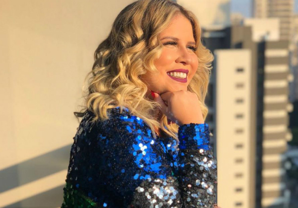 Marília Mendonça doa roupas após surgir 20 kg mais magra 