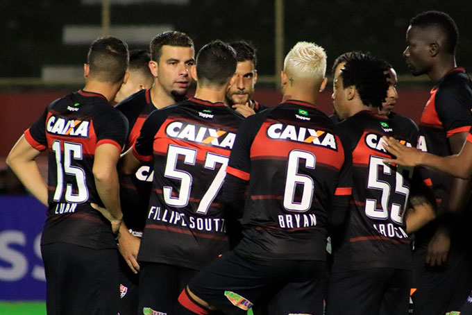 Vitória vive novo momento conturbado e flerta com o desastre