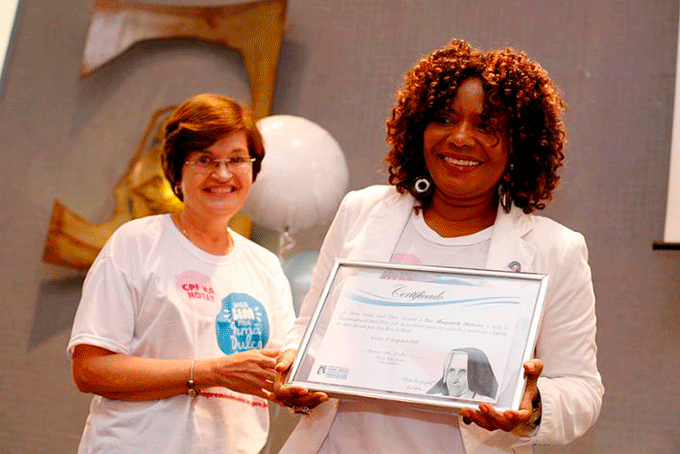Margareth Menezes incentiva campanha das Obras Irmã Dulce