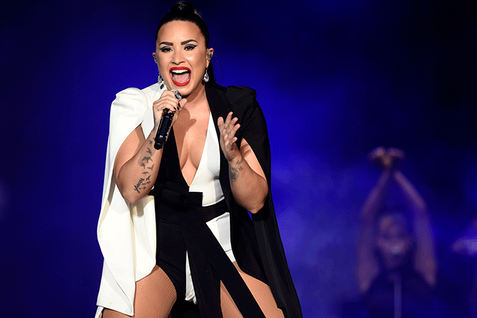 Amigos tentam afastar Demi Lovato de 'más influências'