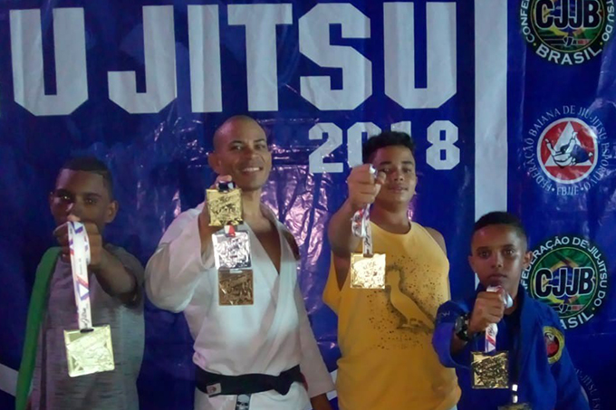 Atletas matenses conquistam medalhas em campeonato baiano de Jiu-Jitsu 