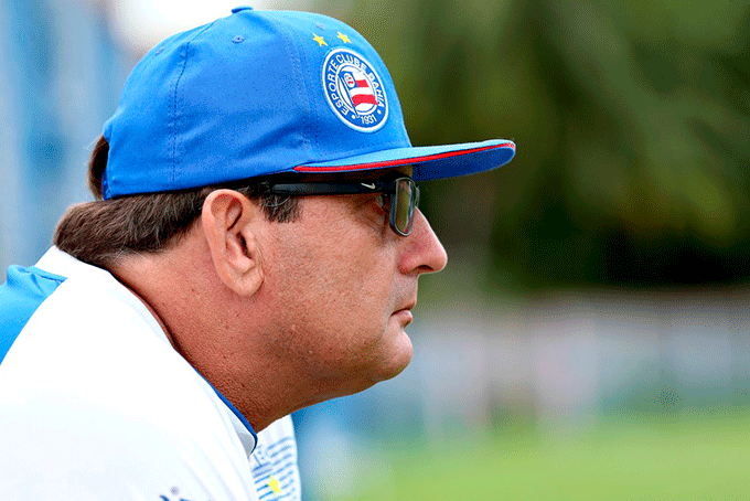 Chapecoense anuncia volta de Guto após demissão de Kleina