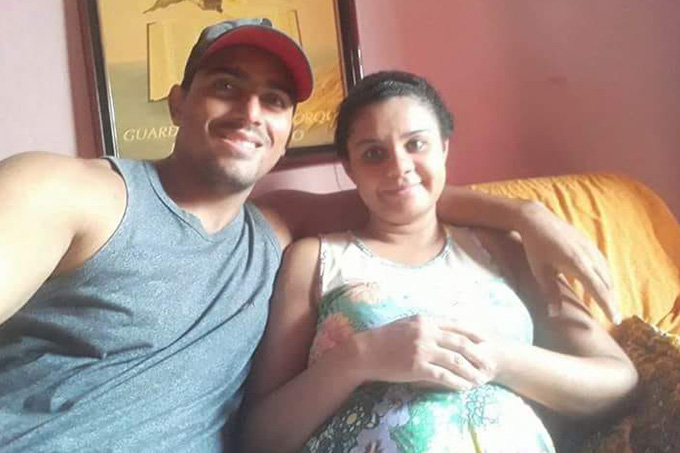  Casal faz campanha para arrecadar dinheiro e salvar vida de bebê 