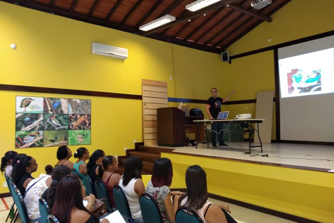 Monitores escolares participarão de curso de libras no CMMB