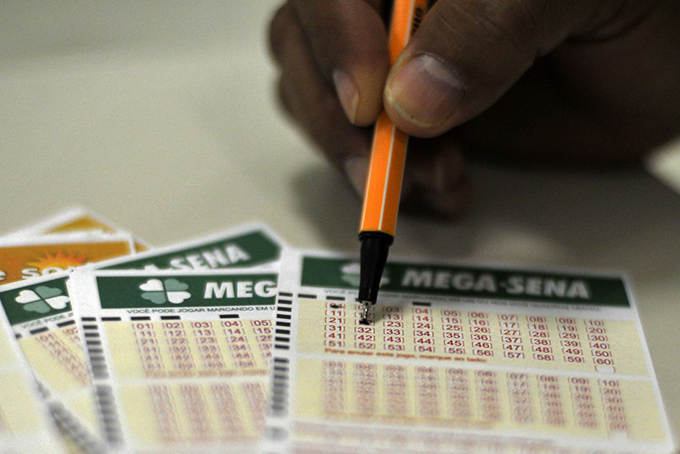 Mega-Sena acumula e pode pagar R$ 6,5 milhões