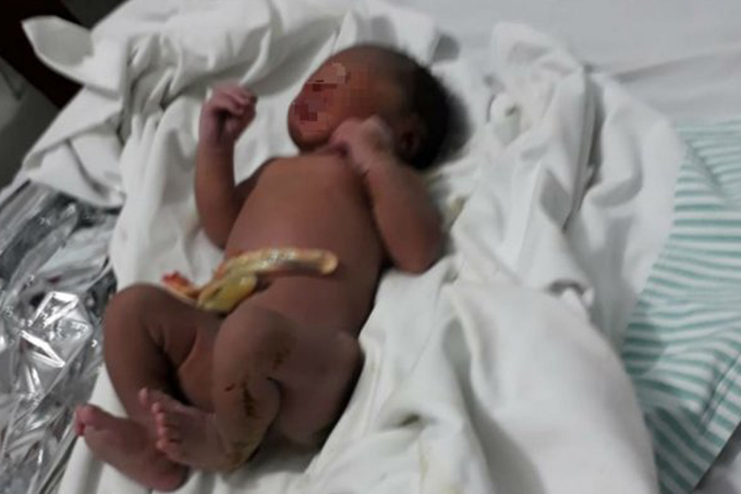 Recém-nascida é abandonada em matagal ainda com cordão umbilical