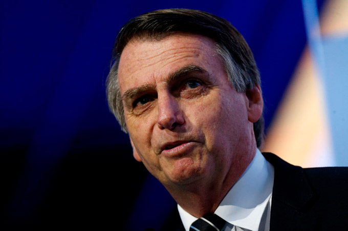 Em nova pesquisa, Bolsonaro segue na frente