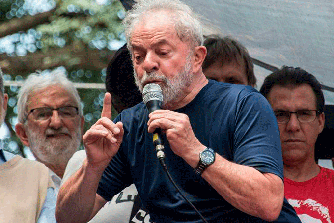 Defesa de Lula deve pedir ao STJ suspensão de inelegibilidade