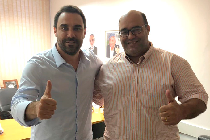 Com desistência de Gualberto, Castro fecha com Adolfo Viana 