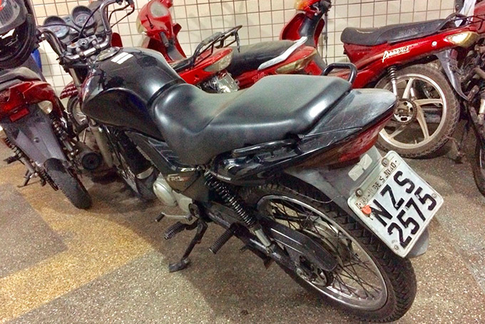 Dupla é presa em Dias d'Ávila com moto roubada em Mata 