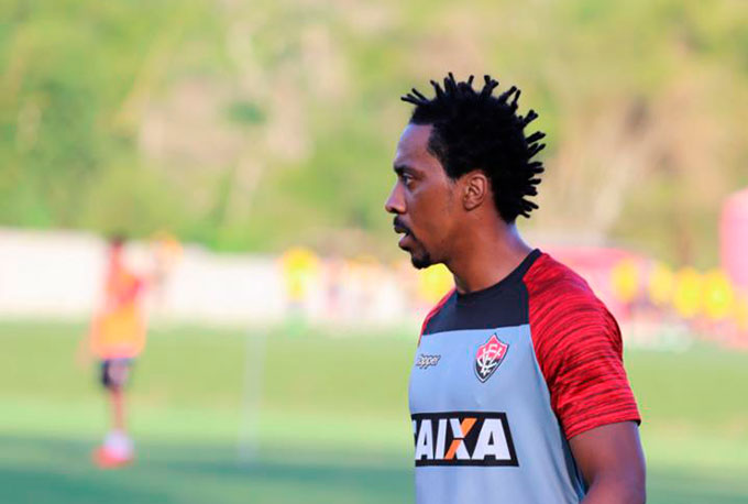 Arouca retorna ao Vitória após dois jogos fora da equipe
