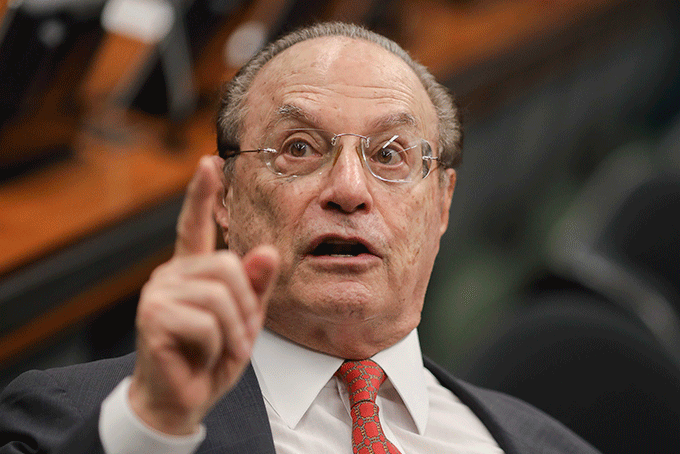 Câmara decide nesta quarta se cassa mandato do deputado Maluf