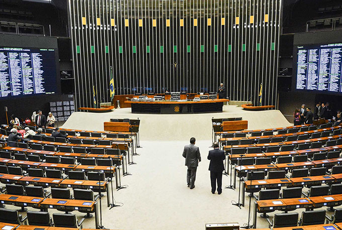 Eleição: 75% dos deputados federais devem se reeleger