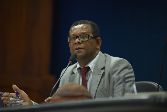 Vereador defende transmissão ao vivo das sessões 