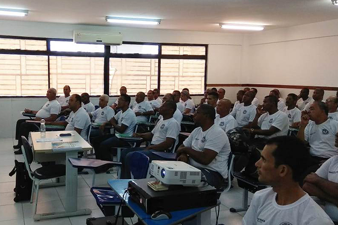 Capacitação da Guarda Municipal recebe visita do Coronel Antônio Diniz