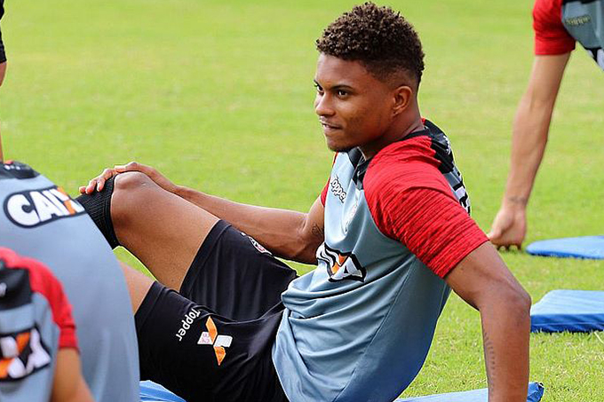 Leão aposta na garotada para vencer o Atlético-MG