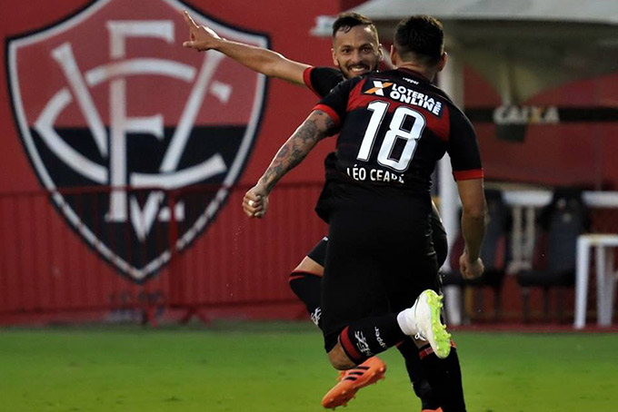 Vitória encerra jejum, vence o Atlético-MG e deixa o Z-4