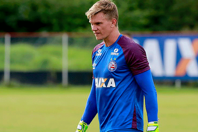 Com Douglas de volta ao gol, Bahia encara o Ceará