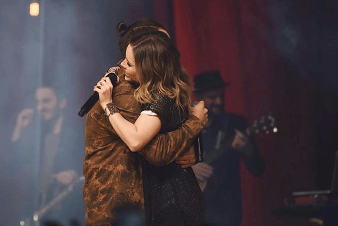 Sandy e Junior voltam a cantar juntos 11 anos após fim da dupla