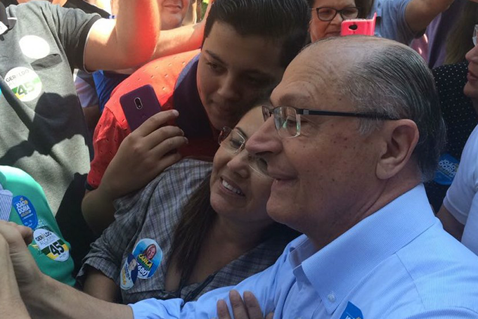 Alckmin promete transformar país em 'canteiro de obras' 