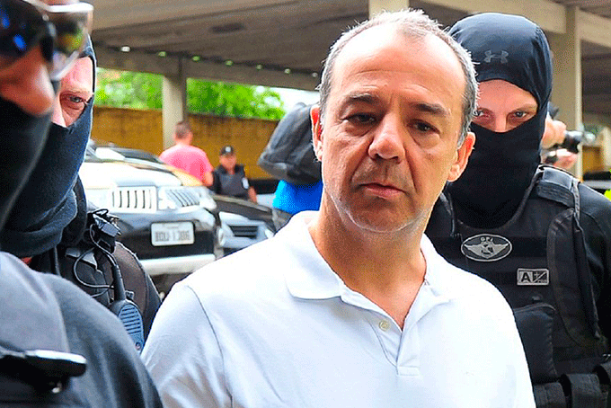 Mansão e bens de Sérgio Cabral irão hoje a leilão