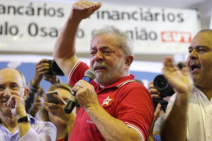PT pede 'atenção' à militância para não mencionar Lula como candidato