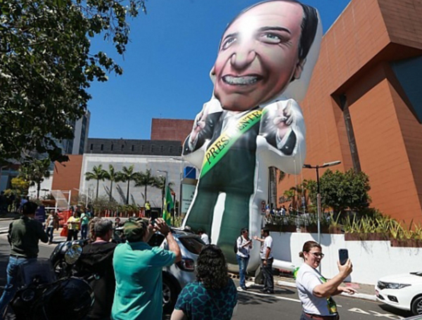Bolsonaro no Twitter: 'Estou bem e me recuperando'