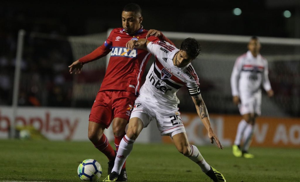 Em jogo movimentado, Bahia perde para o São Paulo no Morumbi