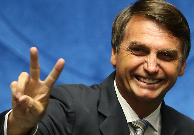 Bolsonaro cresce em nova pesquisa após atentado