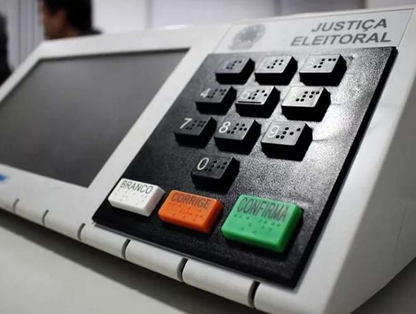 Justiça Eleitoral tem até hoje para analisar registros dos candidatos
