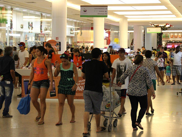 Comércio deve abrir mais de 72 mil vagas temporárias para o Natal