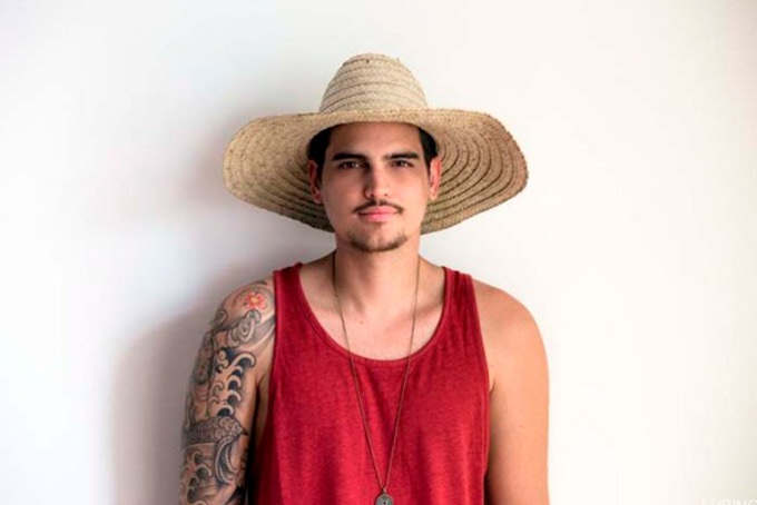Serenata no Tamar ao som do pop-reggae de Peu Del Rey
