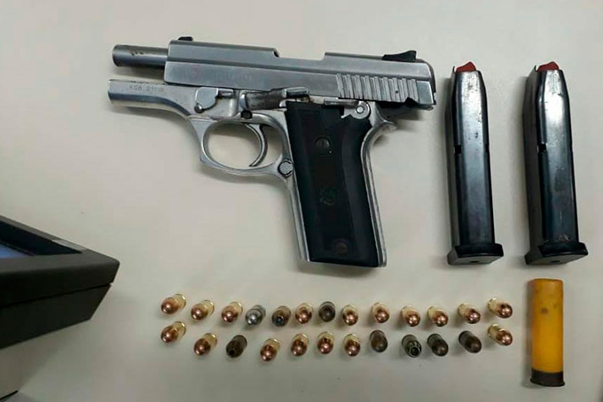 Armas, munições e drogas são apreendidas em Mata e Camaçari 
