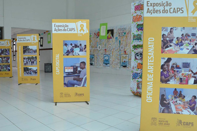 Biblioteca municipal recebe exposições artísticas do CAPS