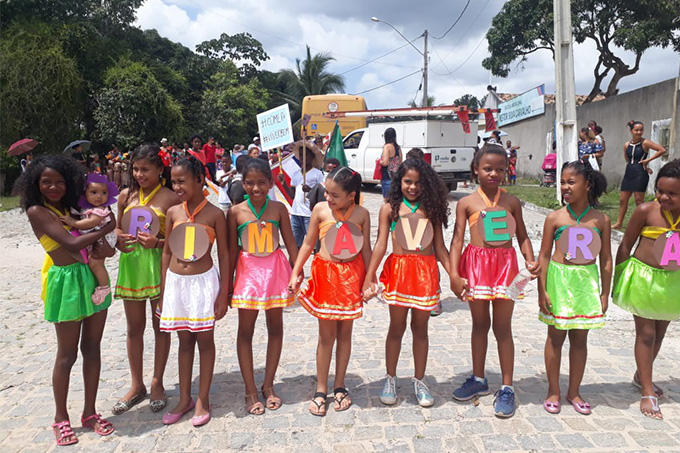 Prefeitura realiza desfile da Primavera em Lendrinho
