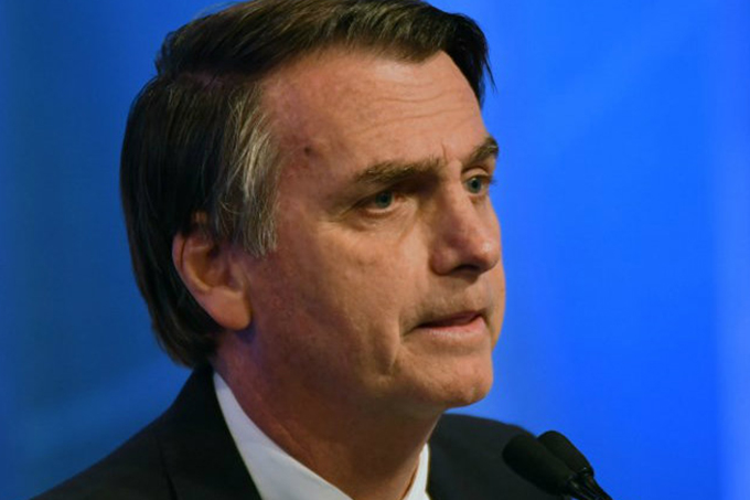 Bolsonaro recebe alta de UTI semi-intensiva e recebe visitas