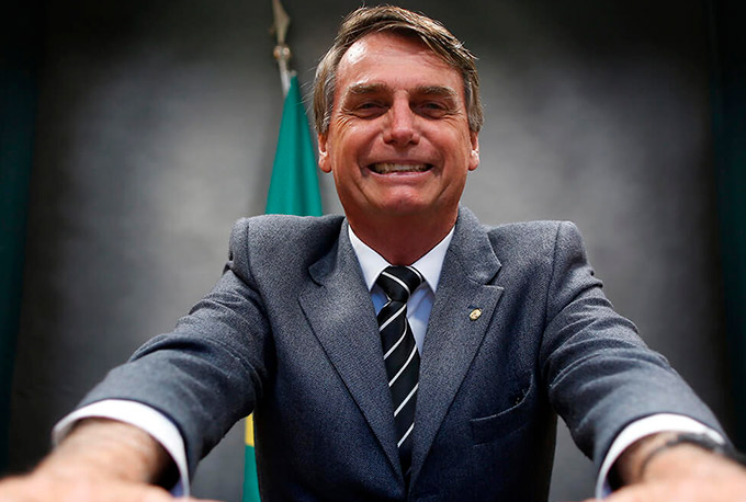 Bolsonaro deve ter alta na próxima sexta-feira