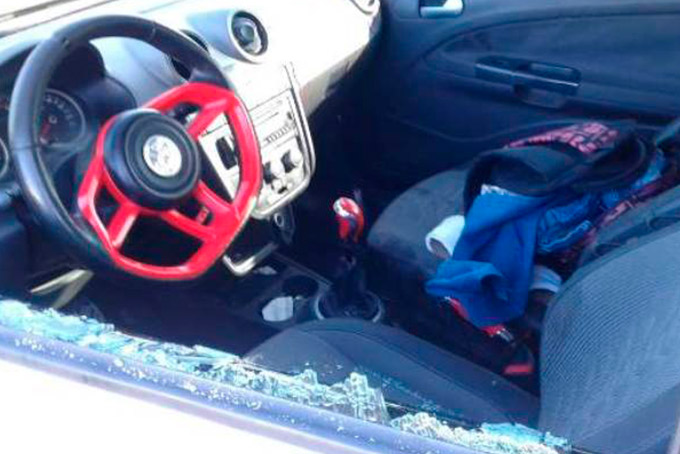 Após perseguição, homem é assassinado com oito tiros dentro de carro