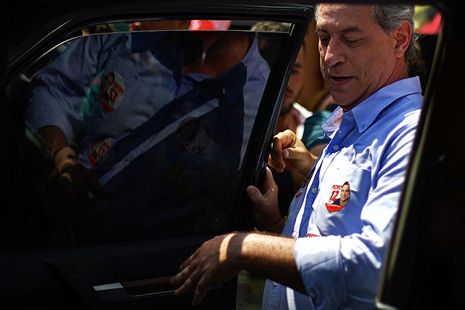 Ciro Gomes é internado para retirar coágulo na próstata